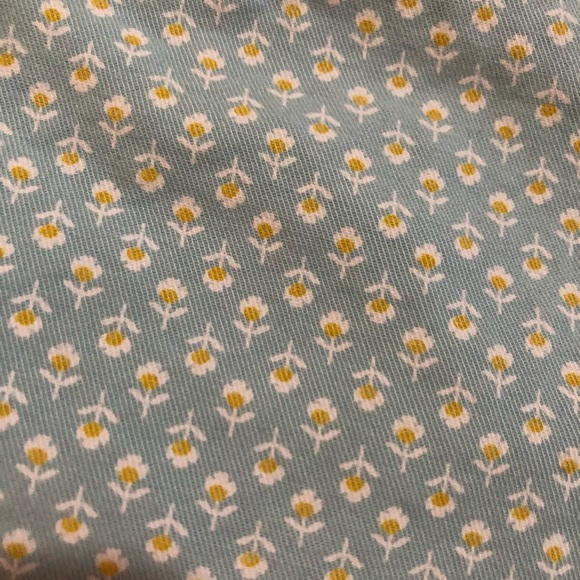 🏖Old Navy Shorts with flower pattern - Picture 4 of 4